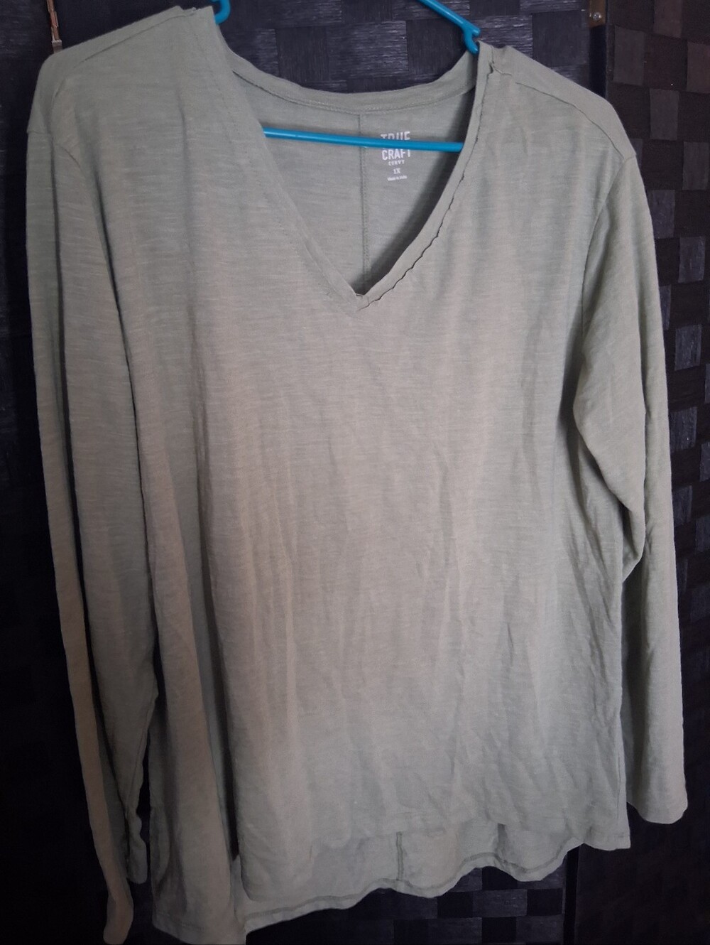 croft & barrow Light Olive V-Neck Long Sleeve Top
